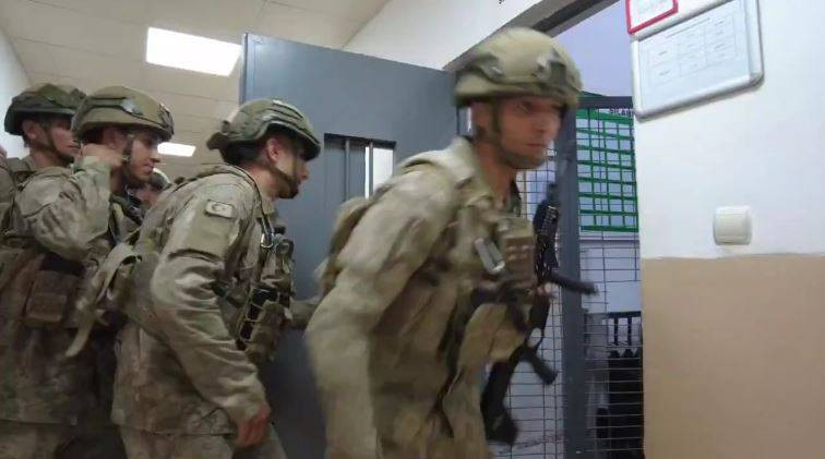 Sınırdan geçmeye çalışırken yakalandılar - Resim: 20